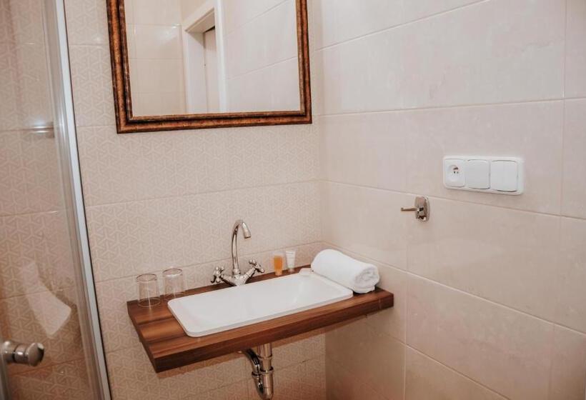 四人标准间, B&b Hotel Praha