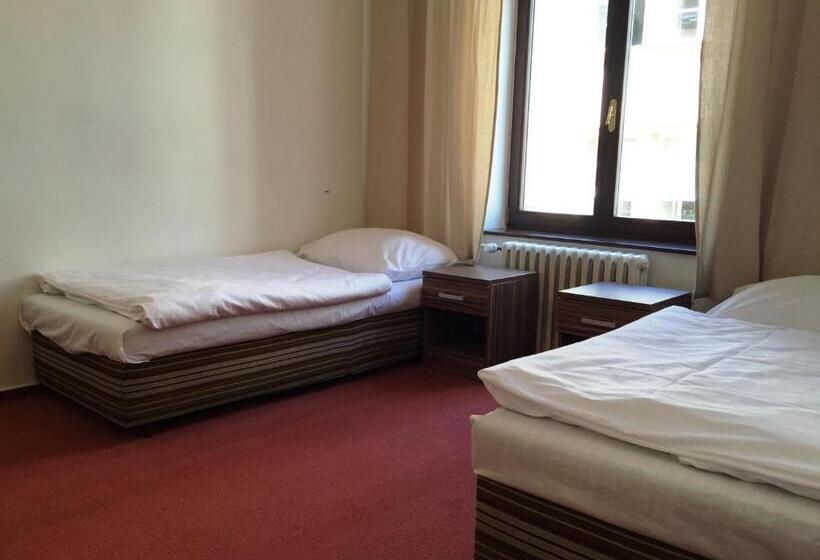 Семейный Номер, B&b Hotel Praha