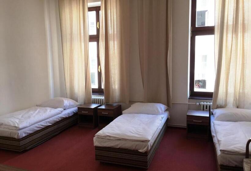 家庭间, B&b Hotel Praha