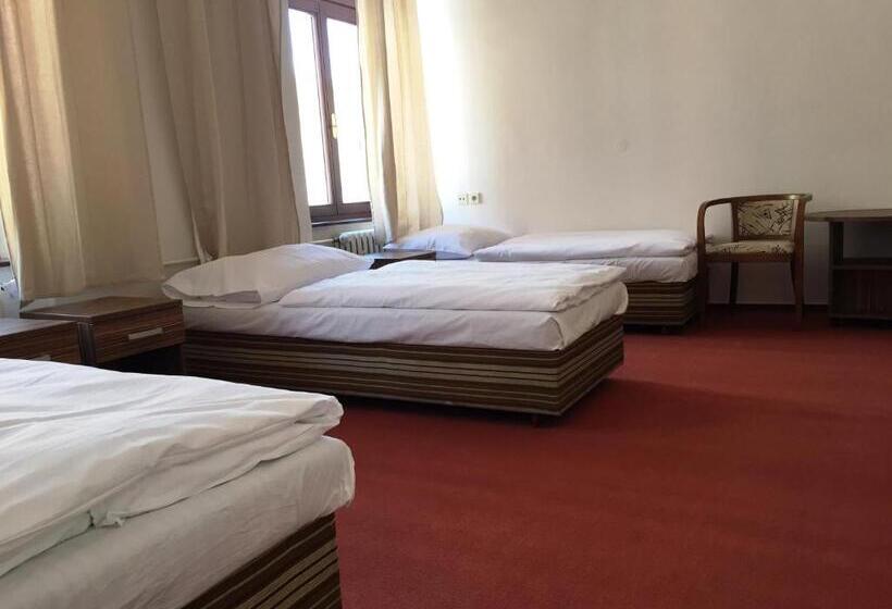 Семейный Номер, B&b Hotel Praha