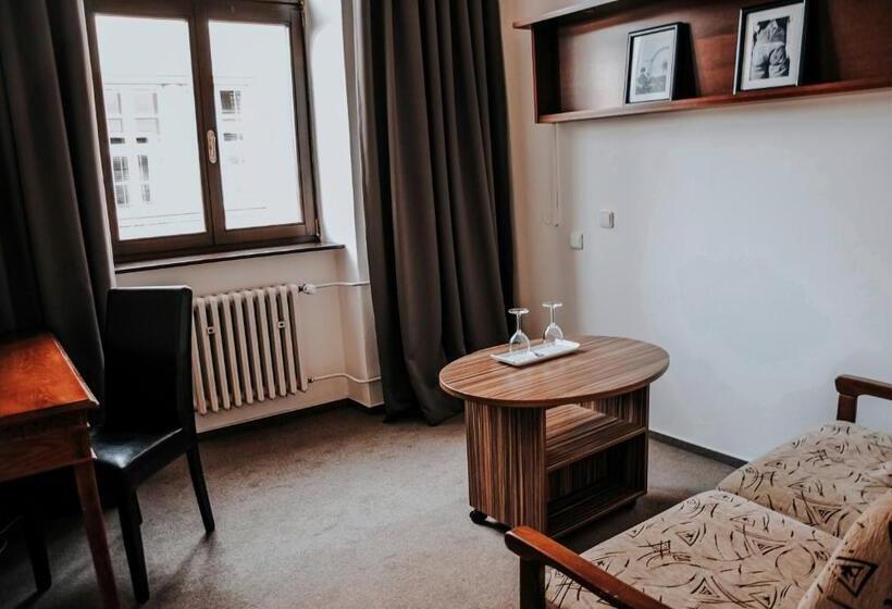 Номер Deluxe, B&b Hotel Praha