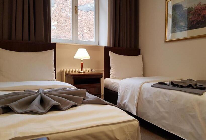 Номер Deluxe, B&b Hotel Praha