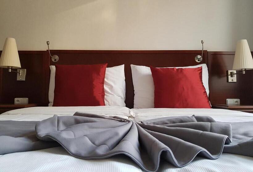 Трехместный Номер Комфорт, B&b Hotel Praha