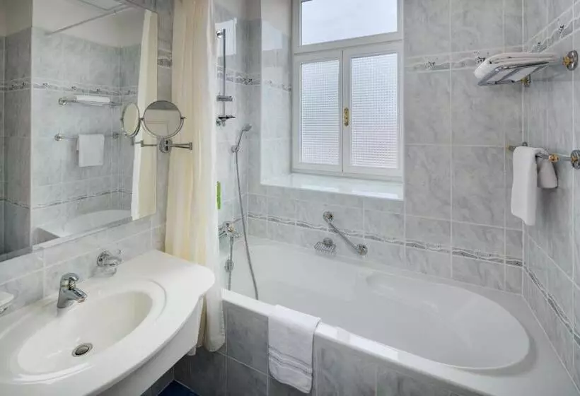 اتاق سوپریور با چشمانداز شهر, Ensana Hotel Pacifik