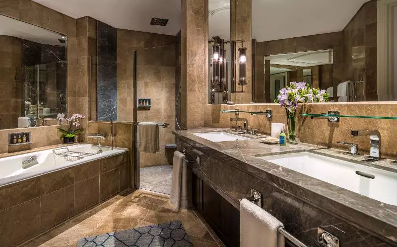 اتاق لوکس, Four Seasons Hotel Singapore