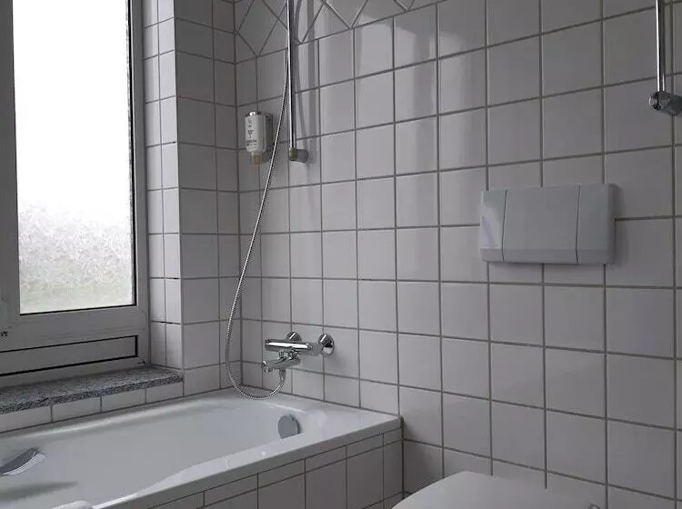 ファミリールーム, Good Morning + Leipzig