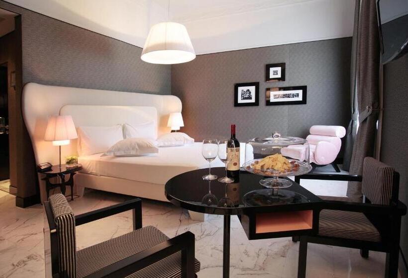 اتاق لوکس با تخت بزرگ, Grand Hotel Palace Rome