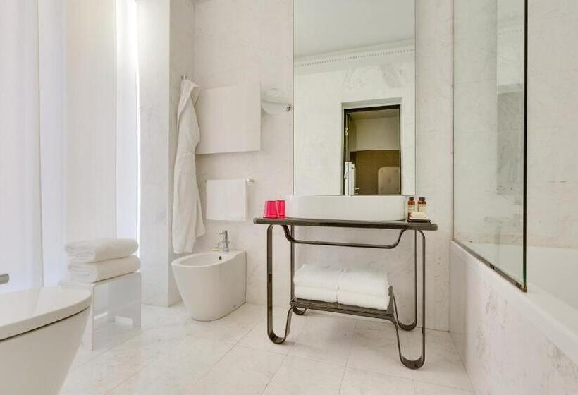 سوییت جونیور, Grand Hotel Palace Rome