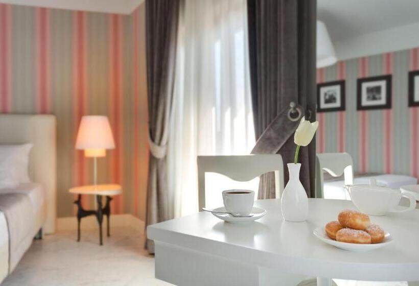 سوییت جونیور, Grand Hotel Palace Rome