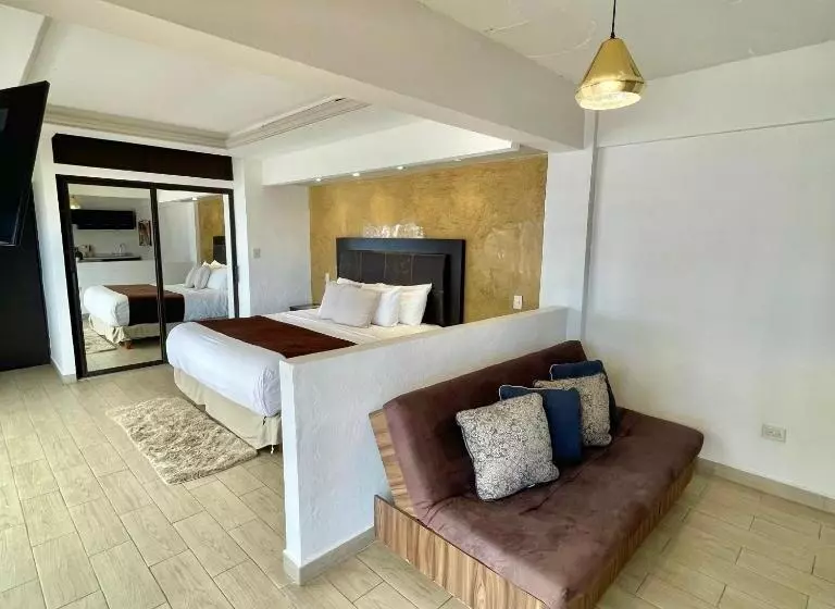 Standard-studio, Hacienda Tetakawi