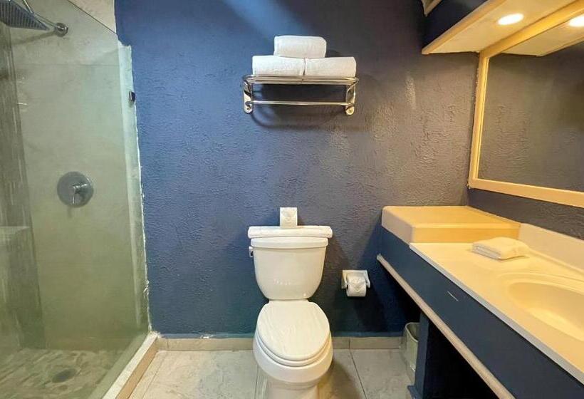 מיטת קינג בסוויטה, Hacienda Tetakawi