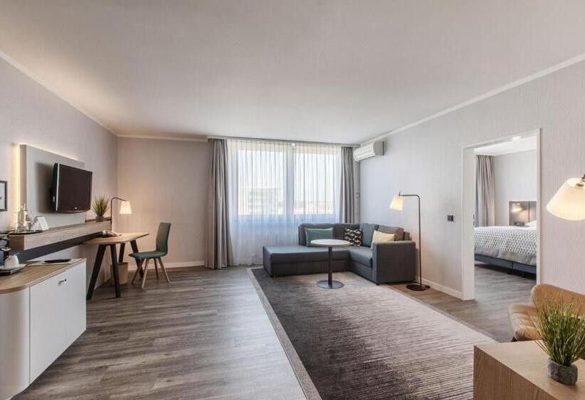 디럭스 룸, Holiday Inn Düsseldorf Neuss, Ein Ihg