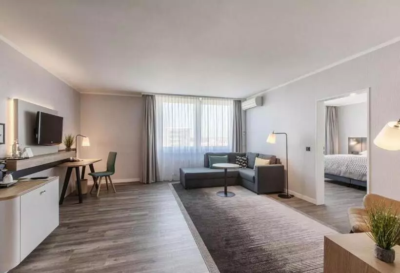 اتاق لوکس, Holiday Inn Düsseldorf Neuss, Ein Ihg