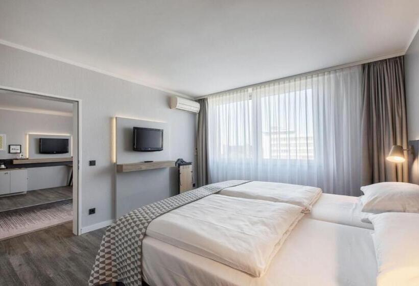 디럭스 룸, Holiday Inn Düsseldorf Neuss, Ein Ihg