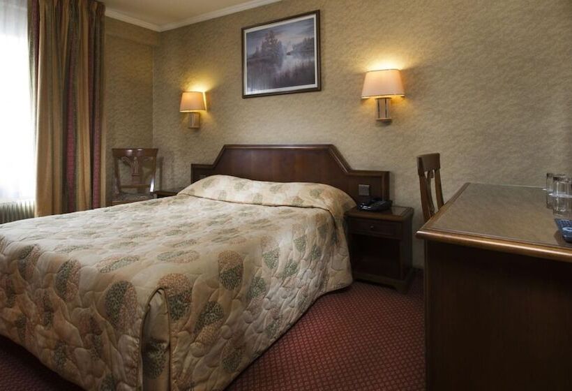 スタンダードシングルルーム, Meslay Republique