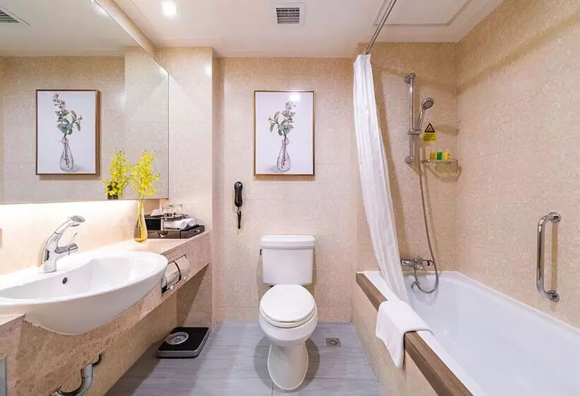 デラックスルーム, Millennium Harbourview Hotel Xiamen Near Metro Station & Zhongshan Road