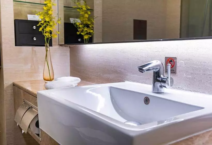 スーペリアールーム, Millennium Harbourview Hotel Xiamen Near Metro Station & Zhongshan Road