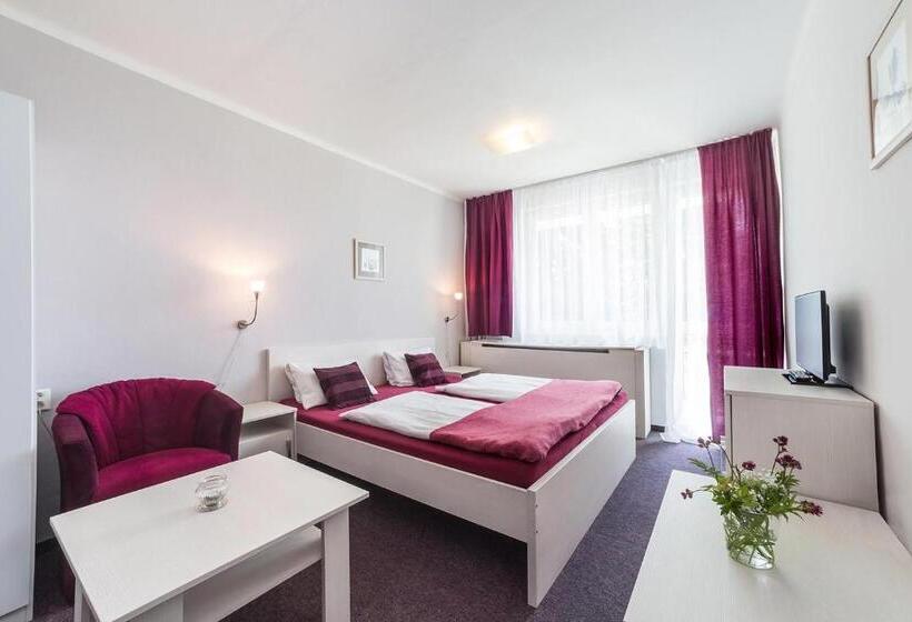 스탠다드 발코니 룸, Racek