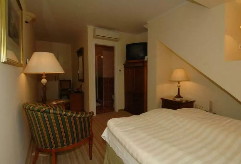 Standardzimmer, Romantik Eger