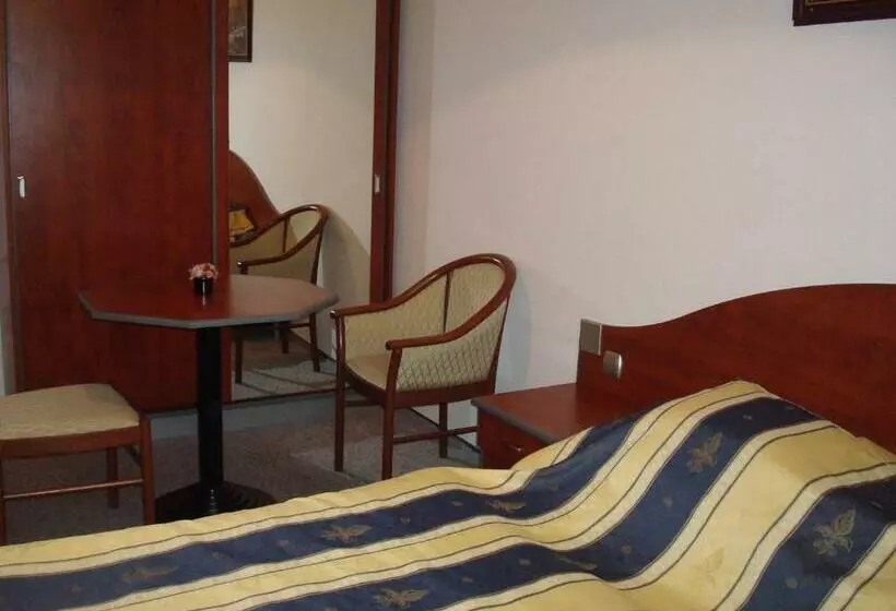 Standardzimmer, Romantik Eger