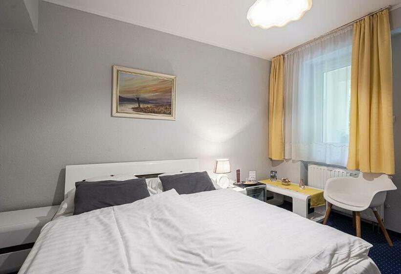 غرفة قياسية, Romantik Eger