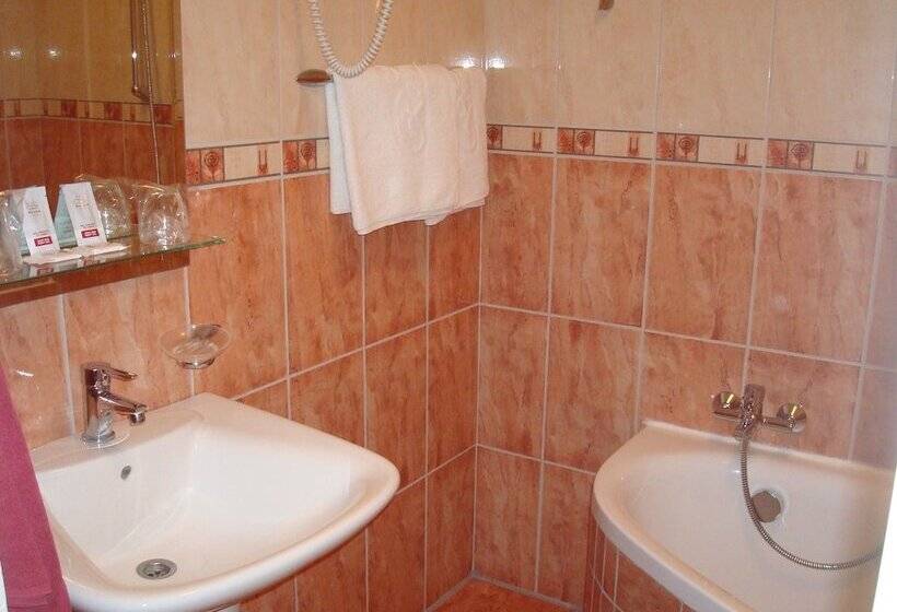 غرفة سوبيريور, Romantik Eger