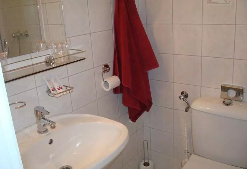 3-Bett-Standardzimmer, Romantik Eger
