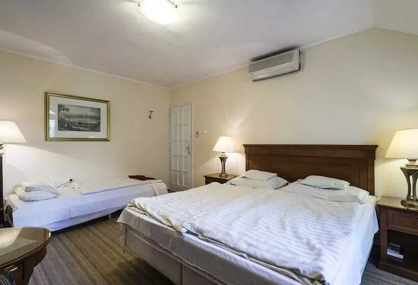 3-Bett-Standardzimmer, Romantik Eger