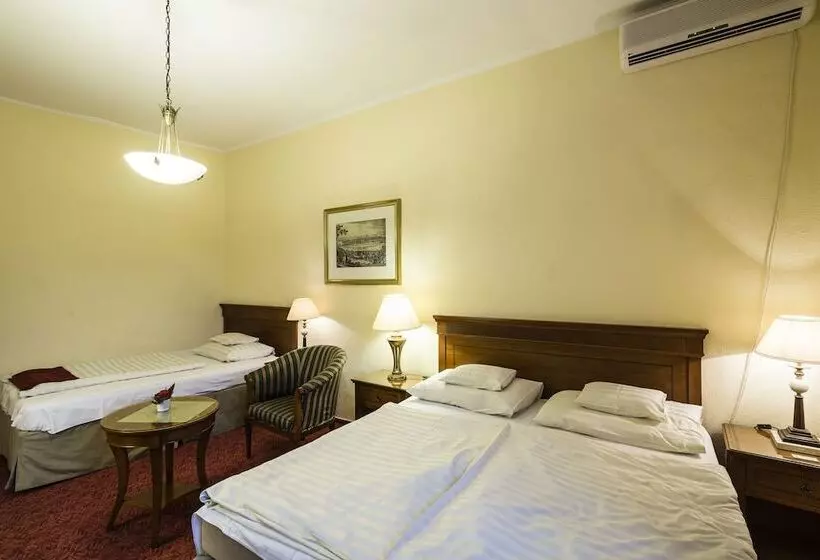 3-Bett-Standardzimmer, Romantik Eger