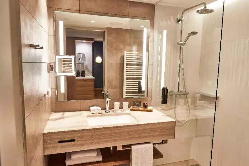 Standard-huone, Steigenberger Hotel Hamburg