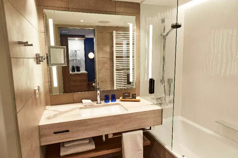 Standard-huone, Steigenberger Hotel Hamburg