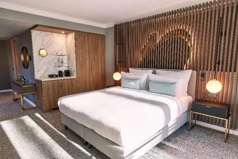 Deluxe-huone, Steigenberger Hotel Hamburg