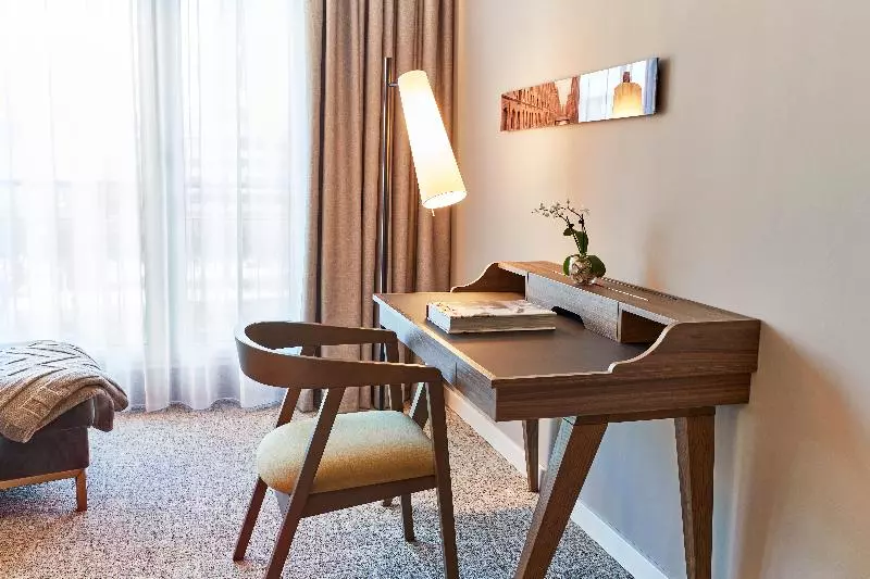 Superior-huone, Steigenberger Hotel Hamburg