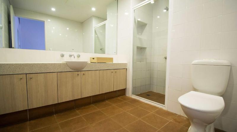 침실 2개 아파트, Emu Walk Apartments