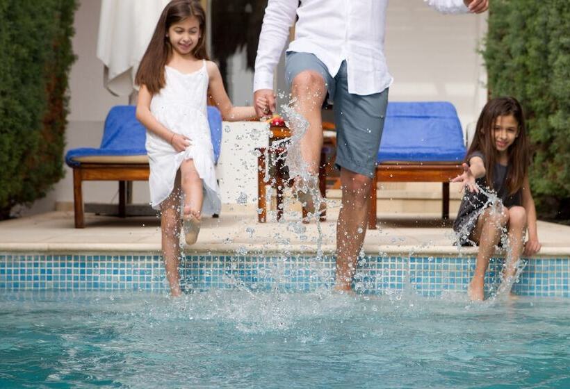 חדר סטודיו סטנדרד, Annabelle