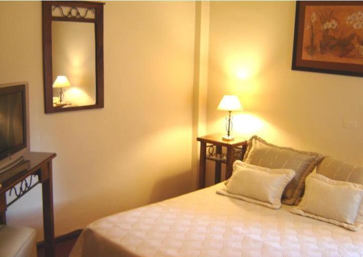 חדר סטנדרט לארבעה, Ariosto