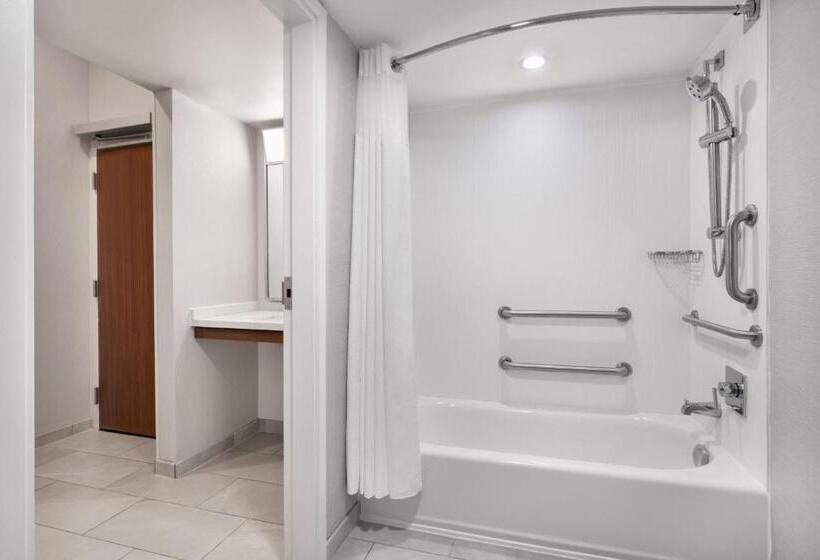 带大床的标准间, Courtyard Mobile