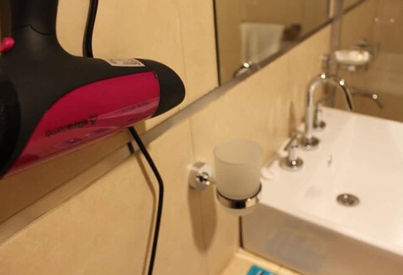 高级三人间, Garden Plaza