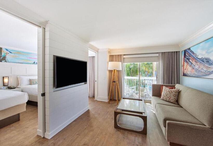 جناح غرفتين نوم, Margaritaville Beach House Key West