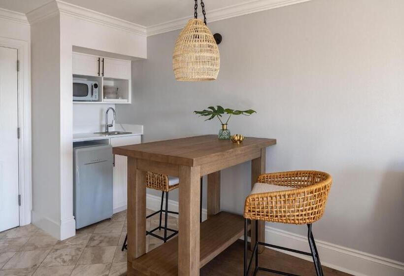 جناح غرفتين نوم, Margaritaville Beach House Key West