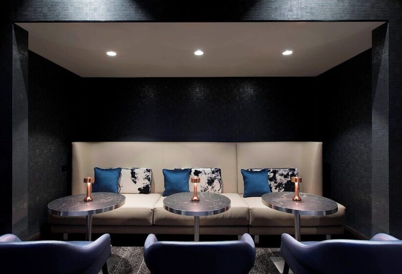 디럭스 스위트, Sheraton Grand Sydney Hyde Park