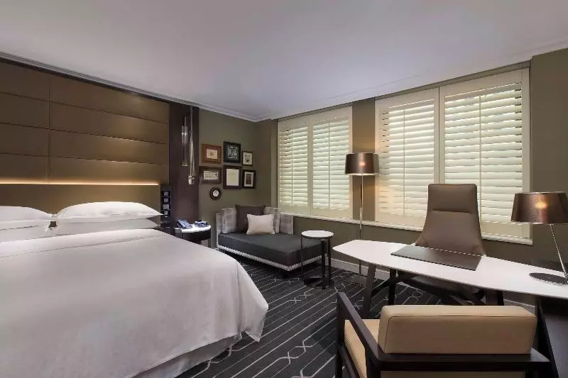 스탠다드 룸 킹사이즈 침대, Sheraton Grand Sydney Hyde Park