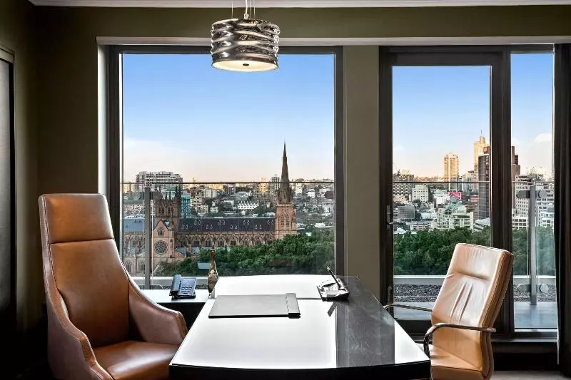 디럭스 스위트, Sheraton Grand Sydney Hyde Park