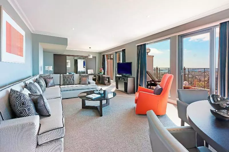 디럭스 스위트, Sheraton Grand Sydney Hyde Park