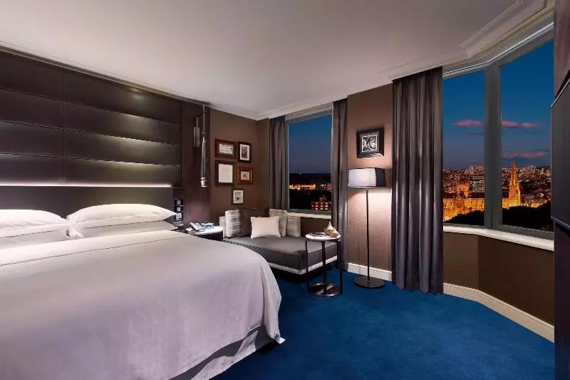 이그제큐티브 스위트 킹침대, Sheraton Grand Sydney Hyde Park