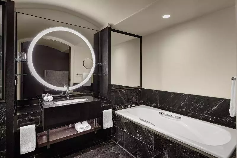 이그제큐티브 스위트 킹침대, Sheraton Grand Sydney Hyde Park