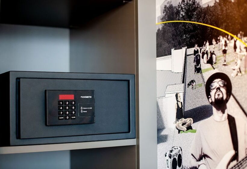 Люкс, Vienna House Easy By Wyndham Leipzig