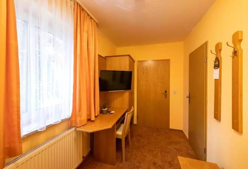 Economy Yhden Hengen Huone, Zum Steinhof