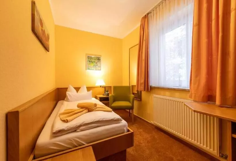Economy Yhden Hengen Huone, Zum Steinhof