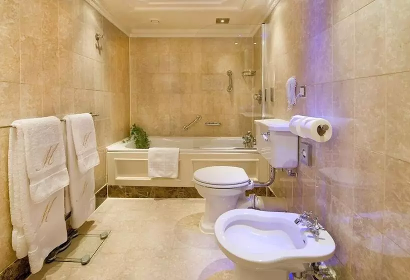 キングサイズベッドのデラックスルーム, Milestone Hotel Kensington